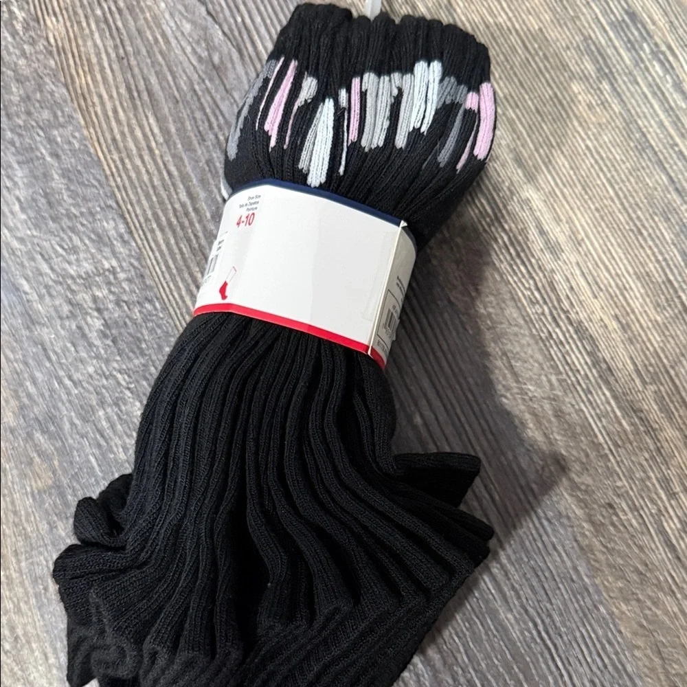 10 pair Fila WoMen's Black and Gray Athletic Socks